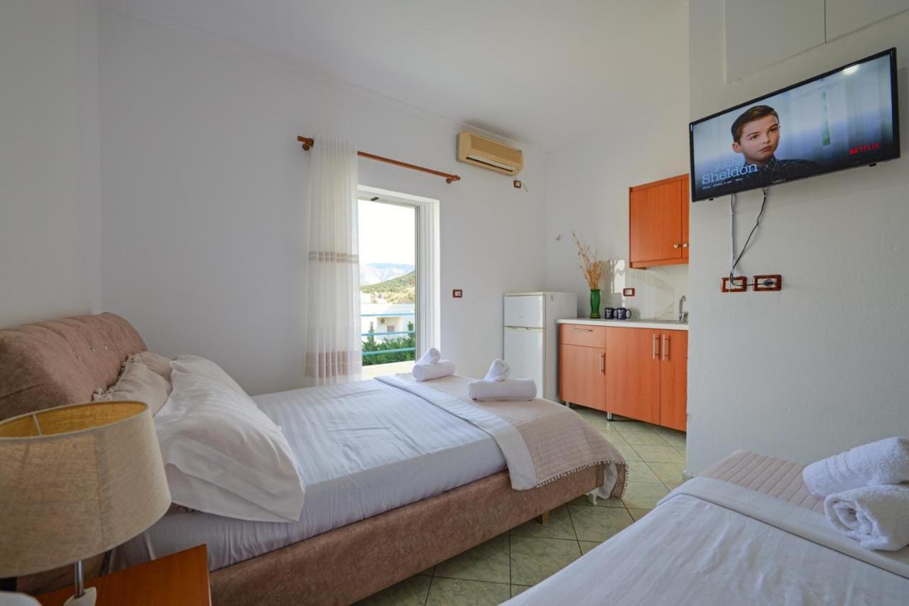 Sunflower Hotel Ksamil Esterno foto