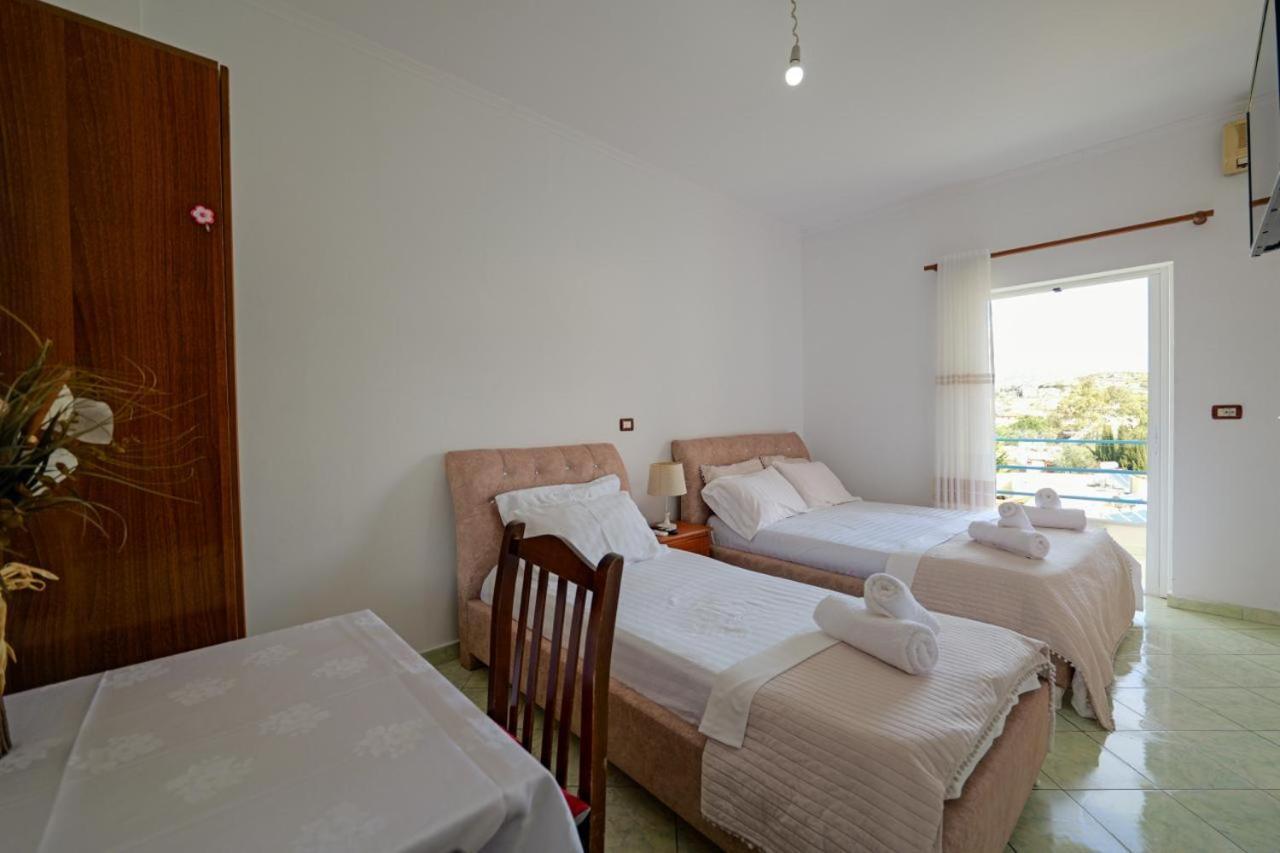 Sunflower Hotel Ksamil Esterno foto