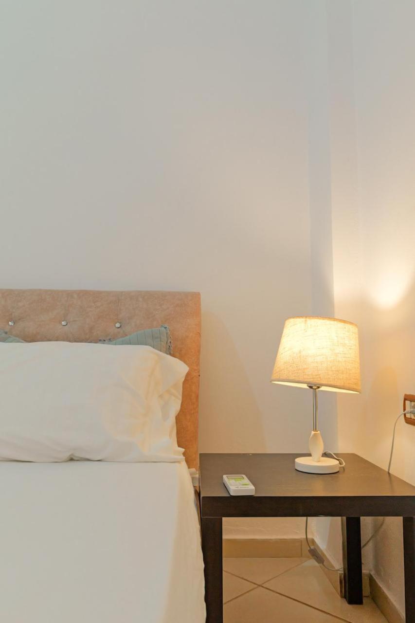 Sunflower Hotel Ksamil Esterno foto
